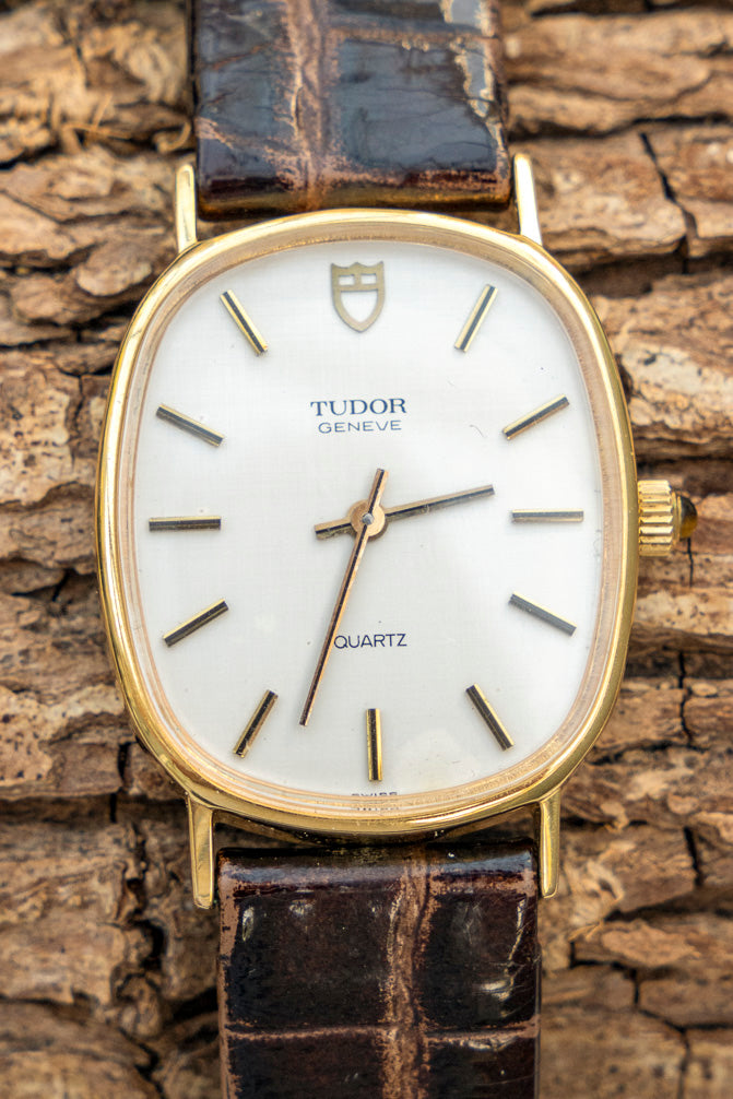 Tudor Ellipse - 9ct Solid Gold