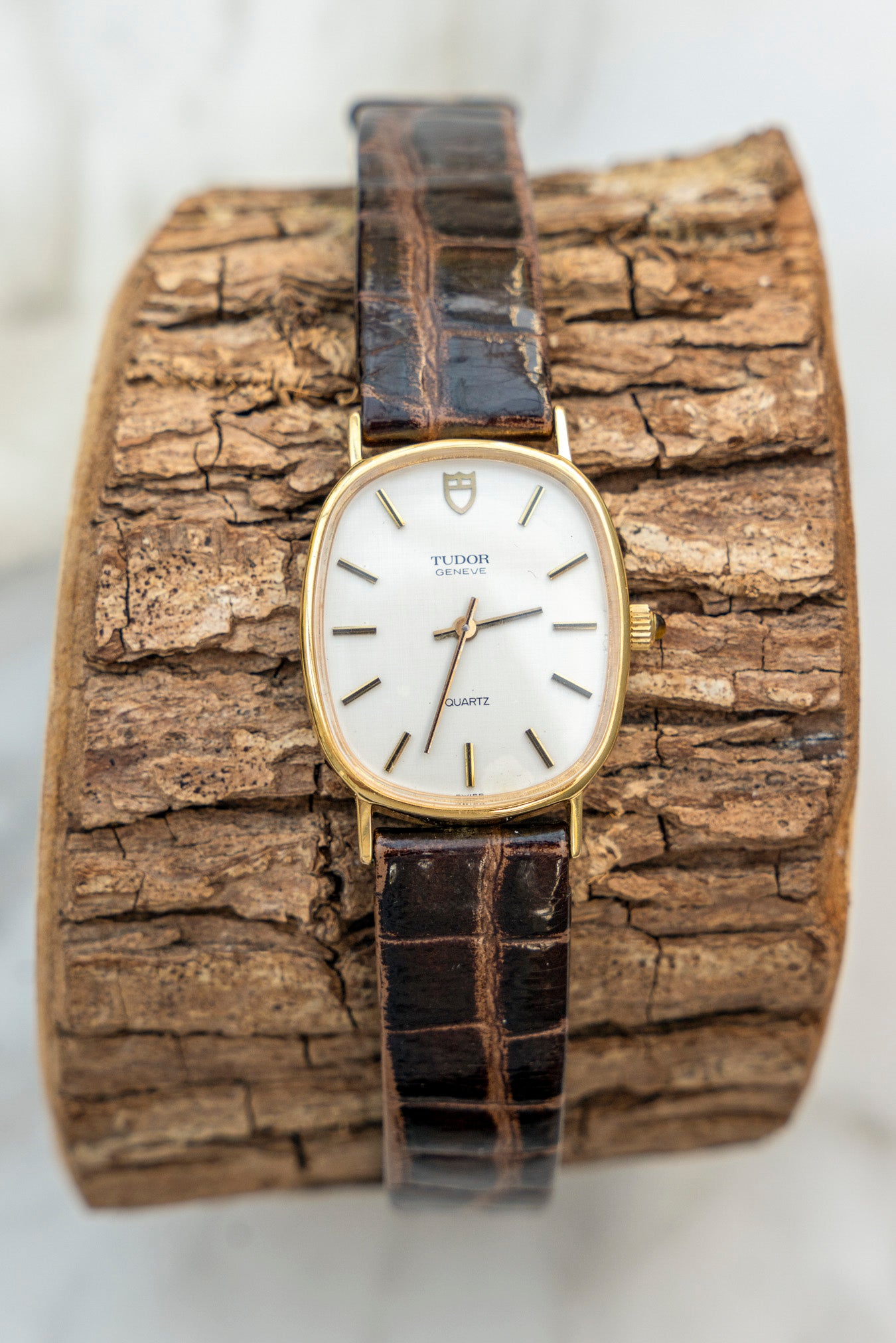 Tudor Ellipse - 9ct Solid Gold
